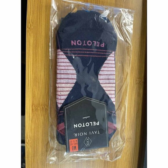NWT Tavi Noir Women’s Black Pink Peloton Tech Sport Running Socks Size Medium - Picture 4 of 5